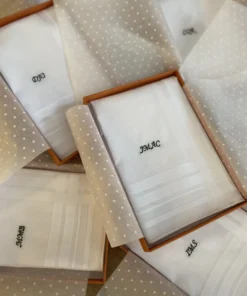 Pañuelo con iniciales